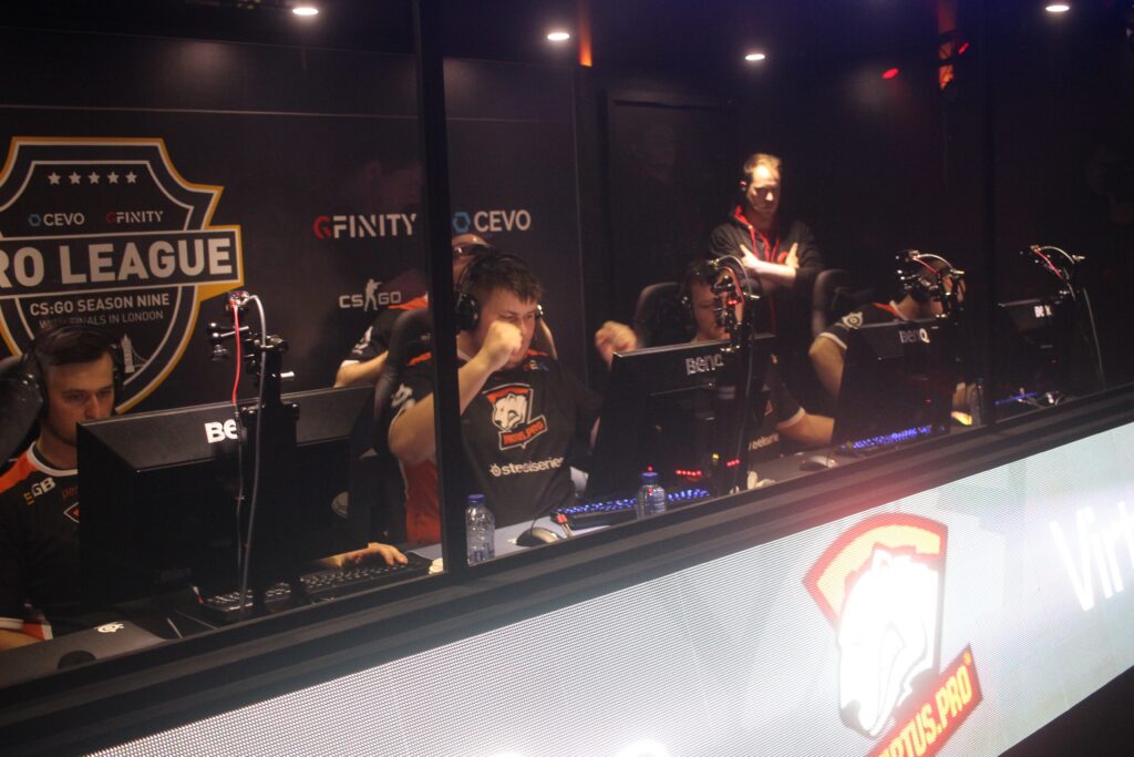 Signs of relief after Virtus Pro narrowiy win the first map